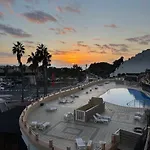 Oasis 1-bedroom Ocean View Large Terrace Pool Full Kitchen *