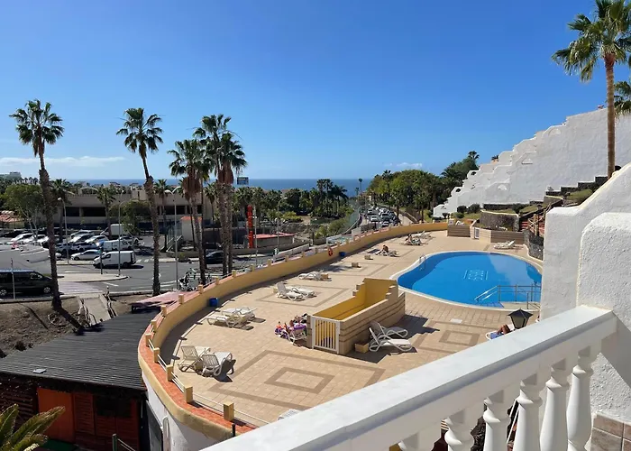 Апартаменты Oasis 1-bedroom Ocean View Large Terrace Pool Full Kitchen *