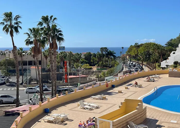 Oasis 1-bedroom Ocean View Large Terrace Pool Full Kitchen *