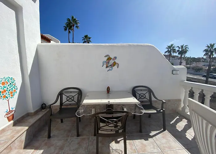 Oasis 1-bedroom Ocean View Large Terrace Pool Full Kitchen *