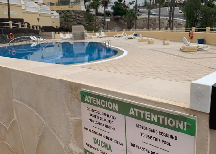 Oasis 1-bedroom Ocean View Large Terrace Pool Full Kitchen *